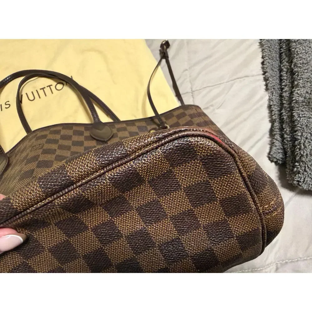 Louis Vuitton Neverfull Damier MM
